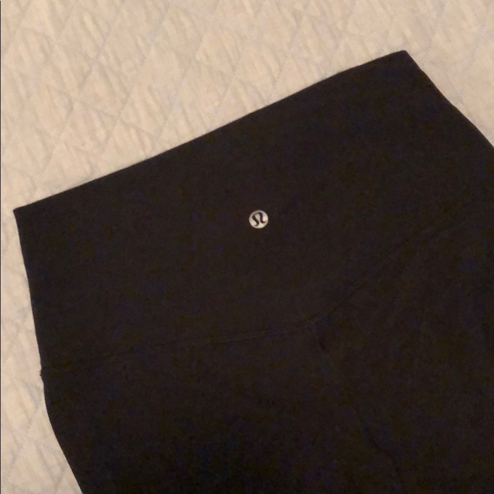 Lululemon black align crops
